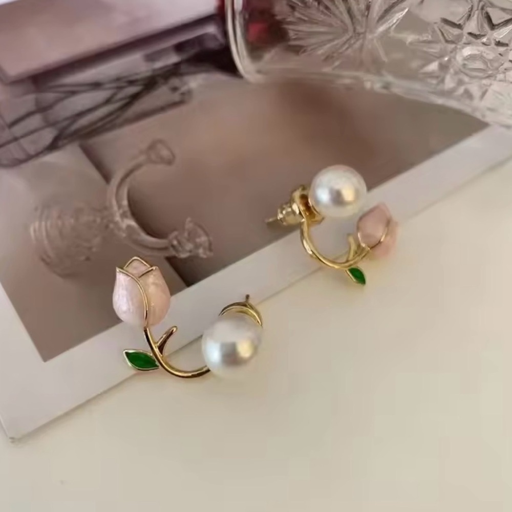 Sweet Fashion Enamel Pearl Tulip Pink Flower Earrings. - Picture 4 of 5